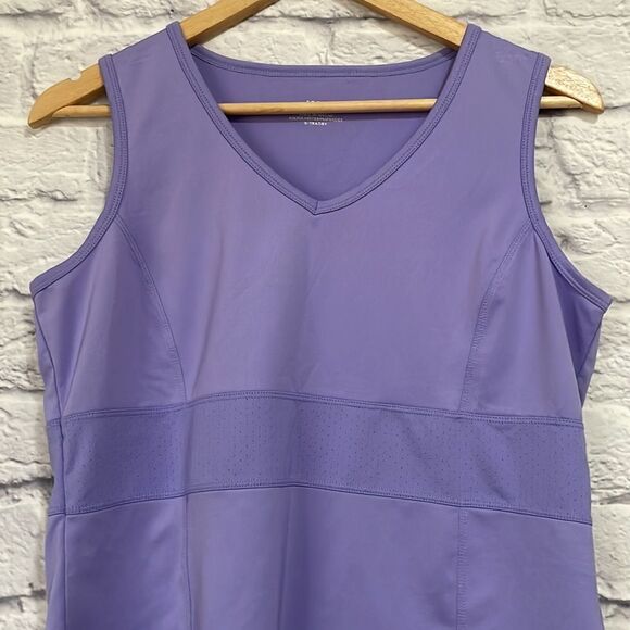 IZOD Sleeveless Activewear Top Size Medium - Picture 3 of 9